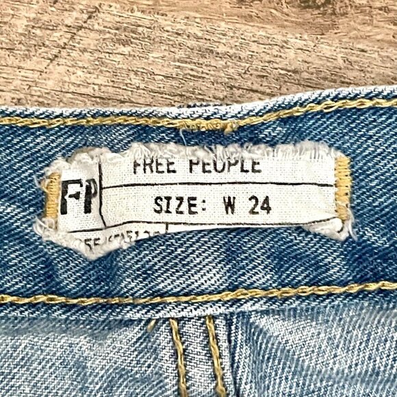 Free People Urban Outfitters High Waist Eyelet Lace Trim Denim Shorts Size 24 - Picture 5 of 8